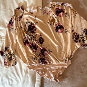 Intimately Free People Size Medium Beige Velvet Slouchy Babe Bodysuit Floral